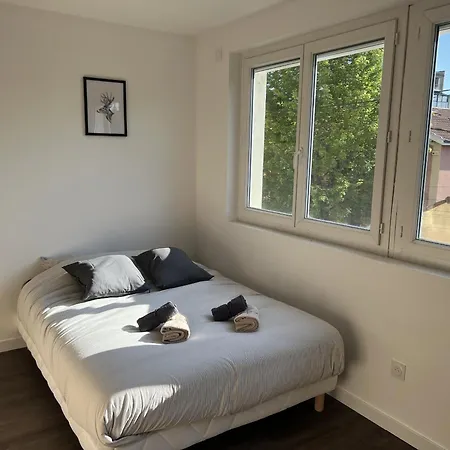 Claire Apartman Valence
