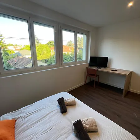Claire Apartman Valence