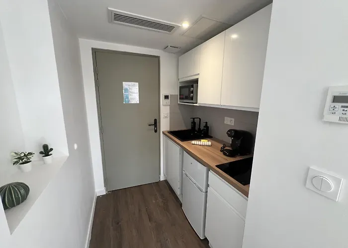 Claire Apartment