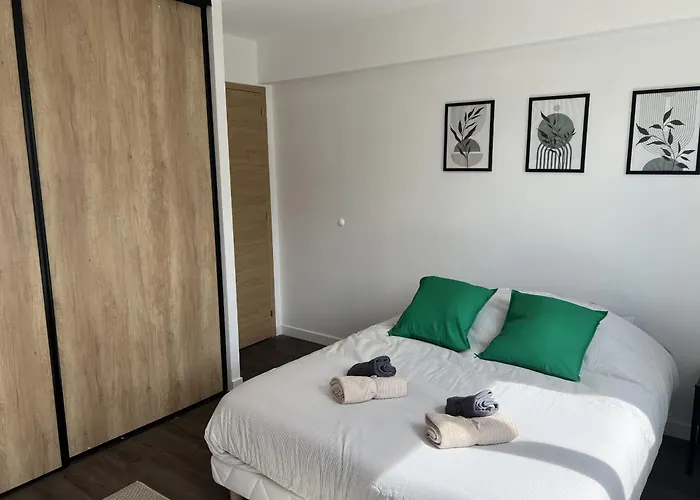 Claire Apartment *