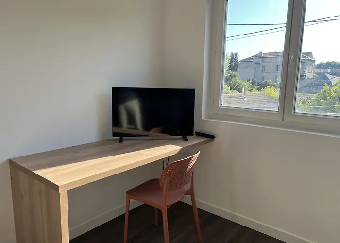 Claire * Valence (Drome)