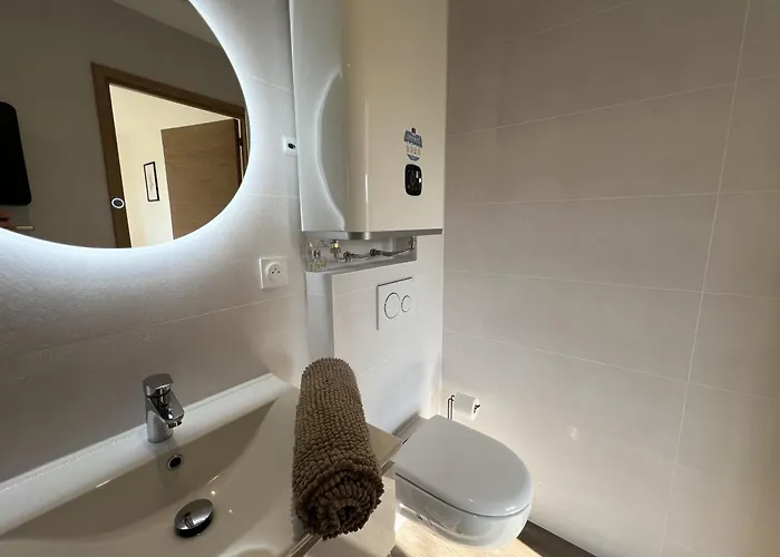 Claire Apartment *