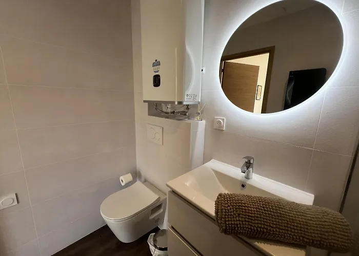 Claire Apartment *
